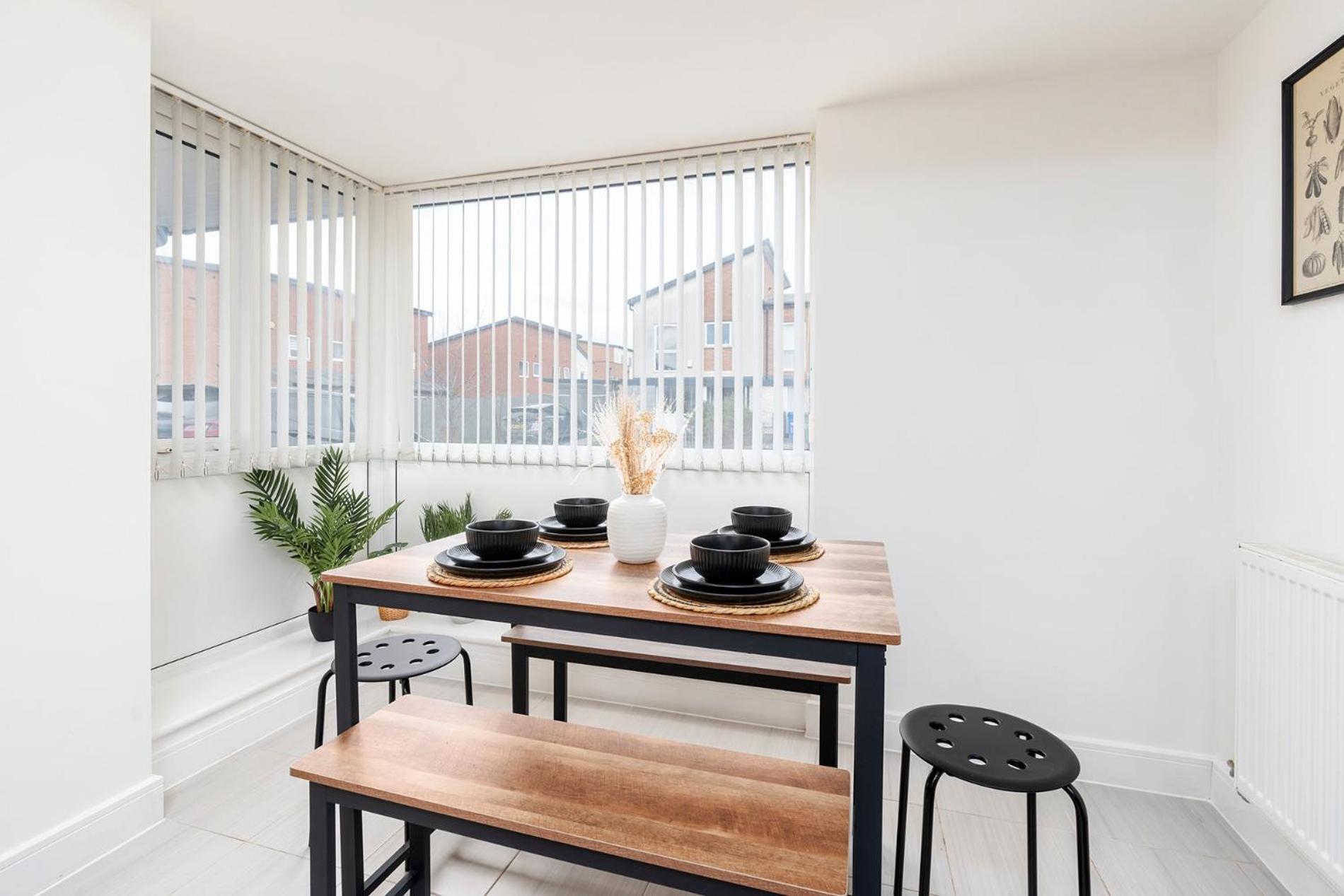 6 Guests - 3 Bedrooms - Free Wi-Fi - Manchester Exterior photo