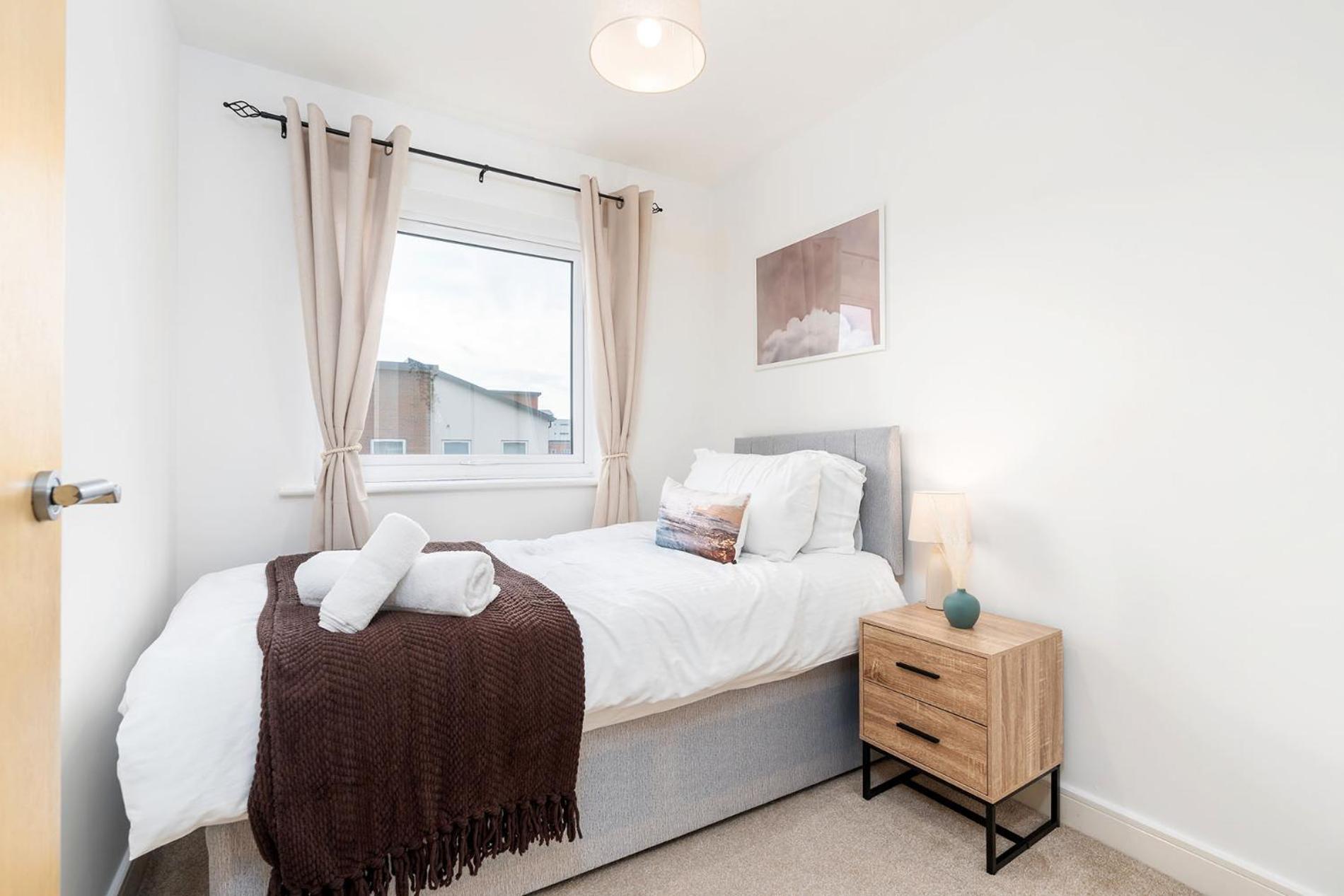 6 Guests - 3 Bedrooms - Free Wi-Fi - Manchester Exterior photo