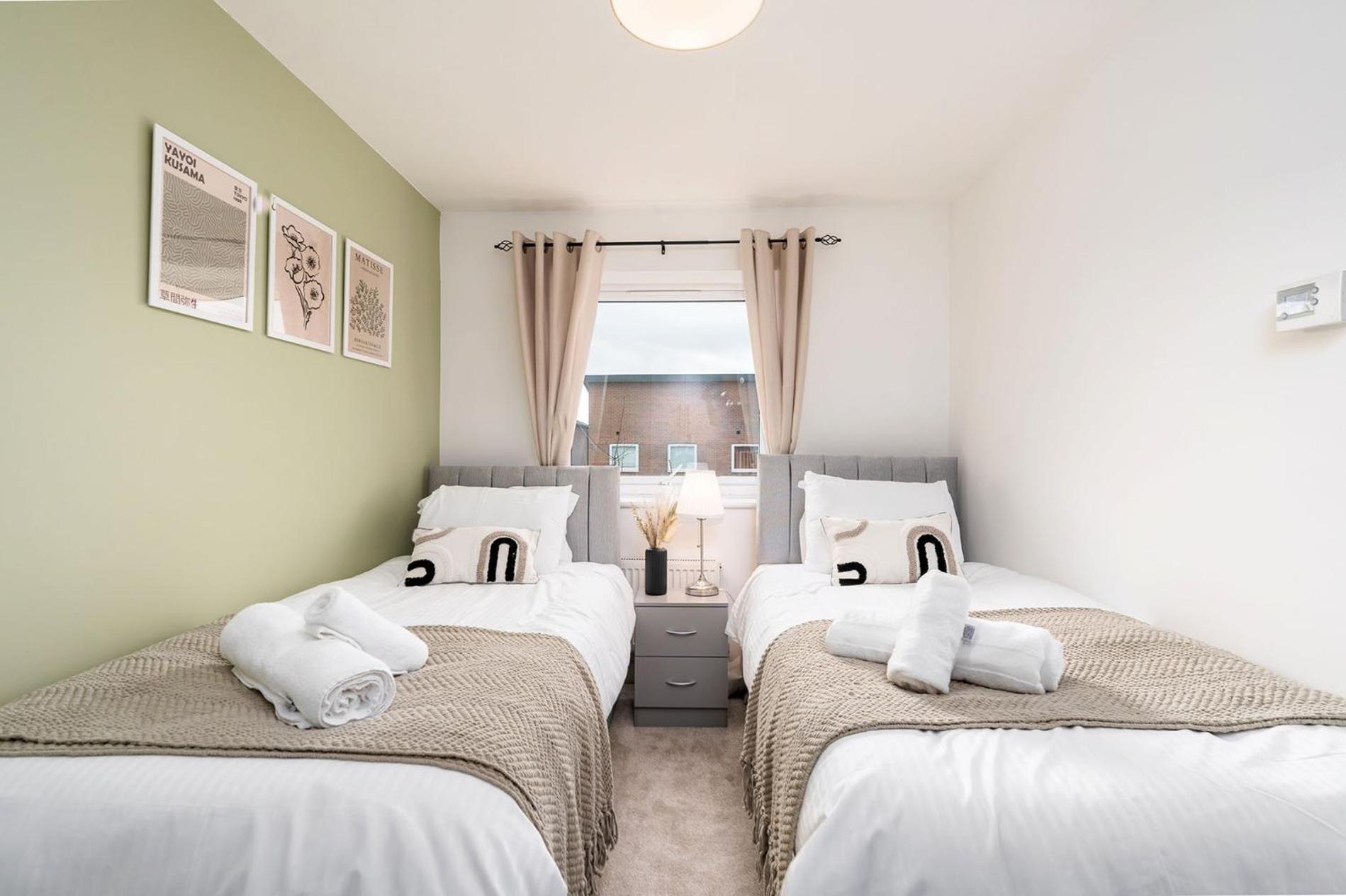 6 Guests - 3 Bedrooms - Free Wi-Fi - Manchester Exterior photo